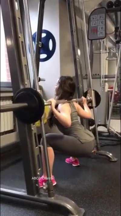 Shraddha Kappor Squats