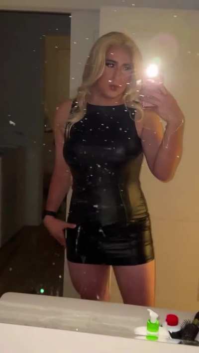 Simply can’t get enough of this!🖤