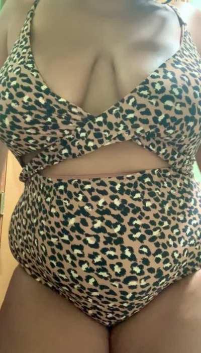 Swimsuit Reveal 👀