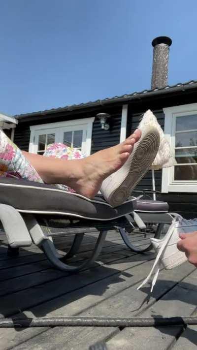 Do you have any idea how warm Nike Air Force get in the summer? And no socks! Well he got a whiff of it🥵🥵🥵