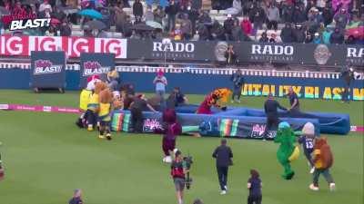 The mascots race in the Vitality Blast Final.