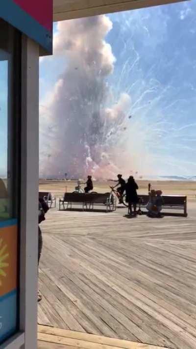 Ocean City MD fireworks all go off prematurely.