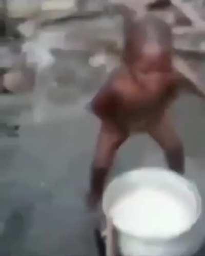 Fui cozinhar e queimei os ovos, nunca mais coxinho pelado slc