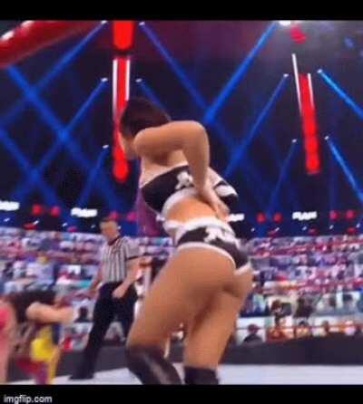 Peyton's beautiful 🍑