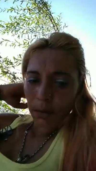 Ba,de ce mi-ai furat comment-ul? Trimit garda anti copyright dupa tine!