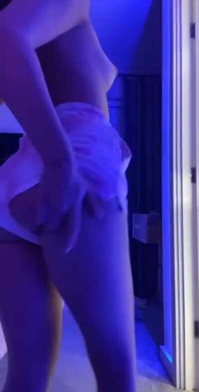 Late night and horny 🙈