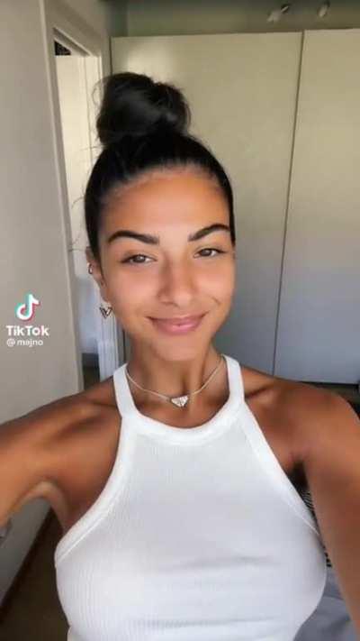 Elisa Maino tette🍐+Culo🍑