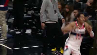 [Highlight] Jordan Poole talking to his imaginary friend before the tip-off vs. the Trail Blazers last night.