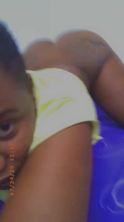 Aziza Indrah throwing it back 🥵🥵🍑🍑🍑