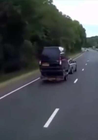 How not to tow trailer