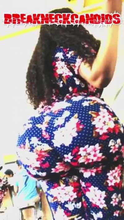 Gooning to huge ass rn who is ready to join me