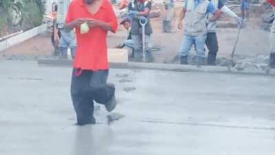 💡No importa el camino que tomes, si no las huellas que dejes en él...