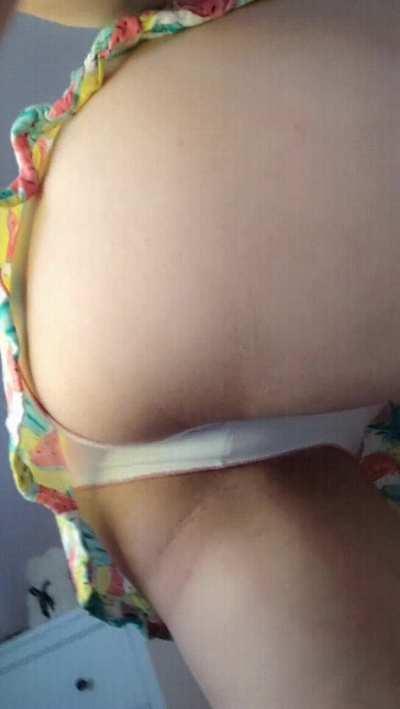 I like this dress with these panties 💕