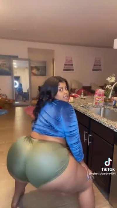 Thick Ass Ghetto Barbie Would Get Long, Hard Dick! 😍😍🤤😍🤤🍆🍆🥴🥴💦💦💦