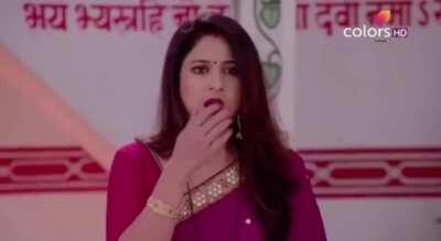 Hayatımda.gördüğüm.en.saçma.hint.dizisi.sahnesi.mp⁴