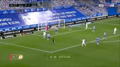 Modrić great pass vs Alaves