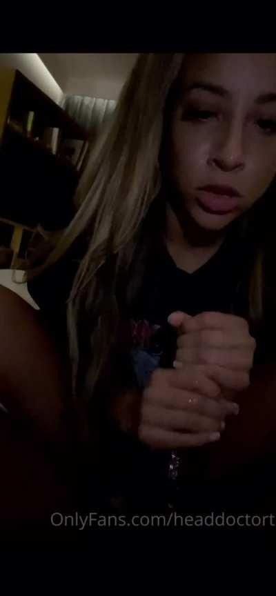 Teanna loves to slob on knobs 🤤🌽