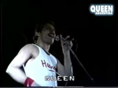 Queen en Argentina 1981, en el marco de la 'South America Bites The Dust' Tour. Video con el armado del escenario en Vélez, Buenos Aires, el 25/02 y tomas aéreas del primer recital el 28/02 (con audio de ese día)