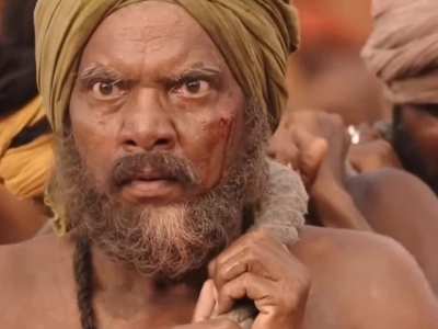 2nd Test opening partnership about to be fire. 