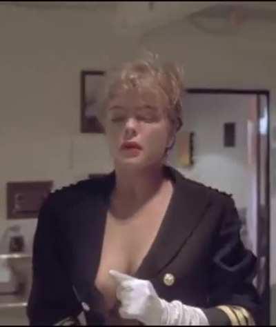Erika Eleniak