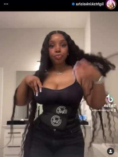 Bigbankbeisha @lightskinkeisha