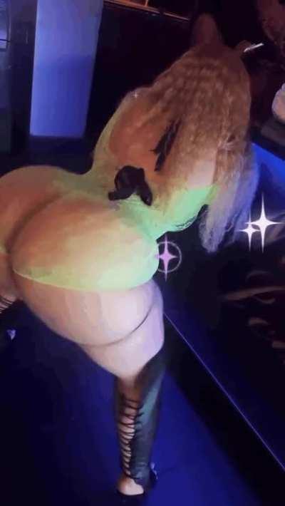 Could you last a 2 minute lap dance without bussing a Nut 🤔Honest Answers Only. 