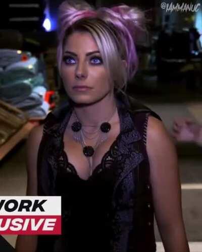 Alexa Bliss Cleavage 🤤