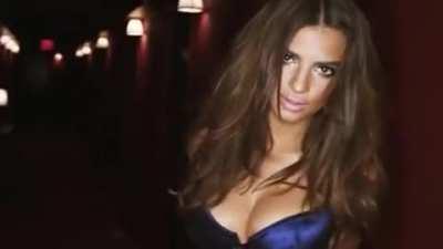 Emily Ratajkowski is always ready