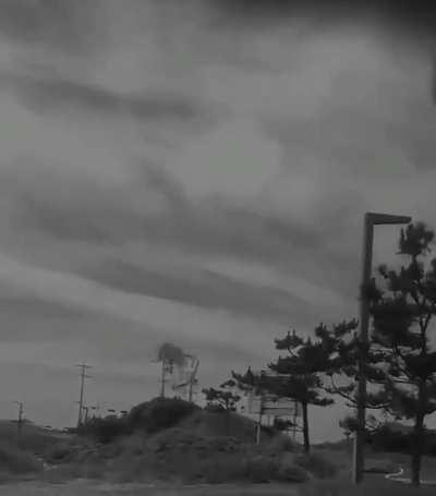 Мальчик в трусиках не долетел