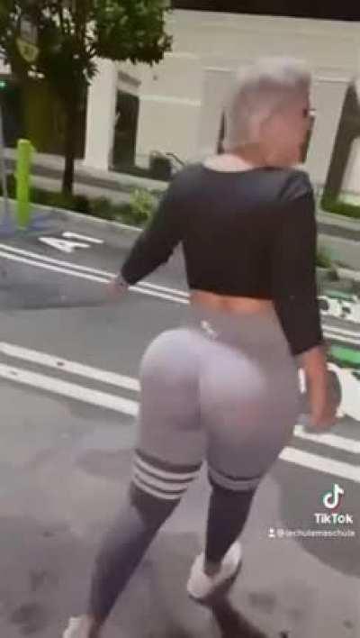 Latina Milf - Bouncing Breasts and Booty 😳🍑