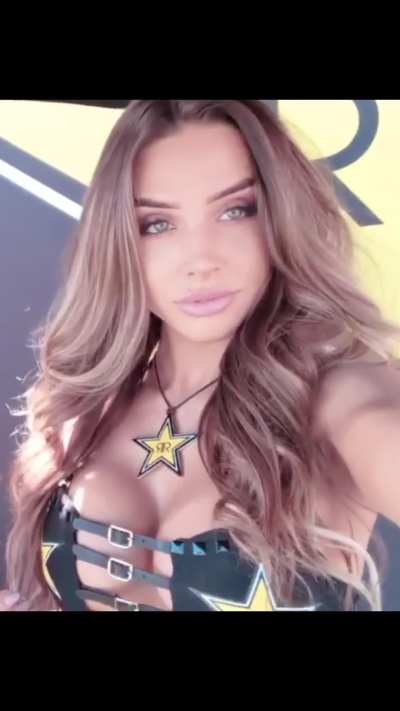 Mesmerizing Rockstar woman