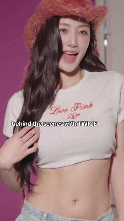 TWICE - Momo, Nayeon, Jihyo & Tzuyu