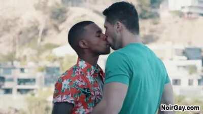 Piano gay and the mid laroi