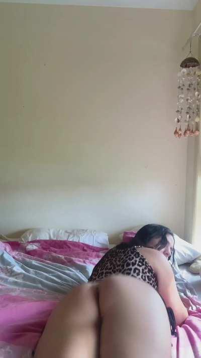 18 y/o babe is up for a night filled with unforgettable ecstasy...