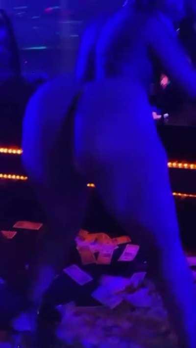 Wanna put my face in that ass