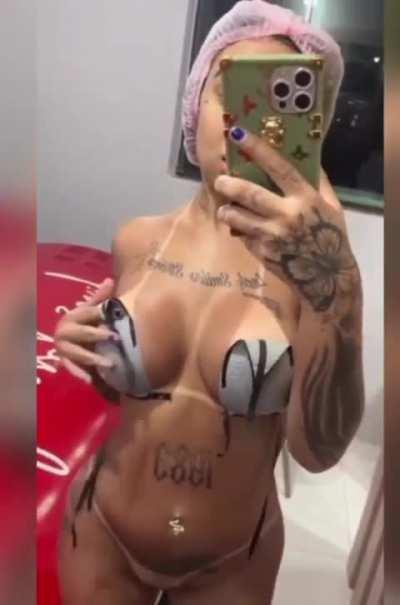 Safadas Dj Nathi toda pelada com amiga