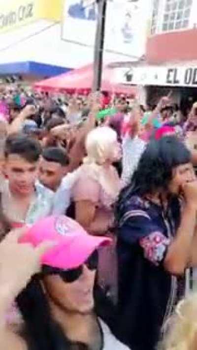 Defile mods erremexico; circa 2021