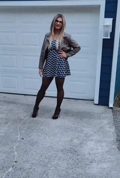 Walking outside in 6 inch heels