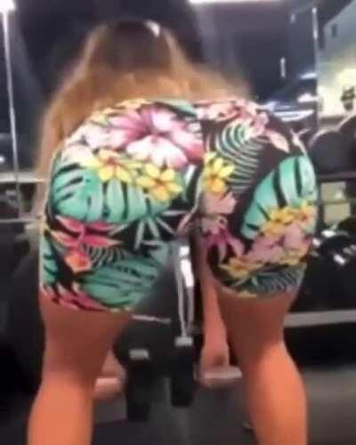 Im so fucking horny I would fuck the shit outta her😈🤤💦💦🍆💦🐱