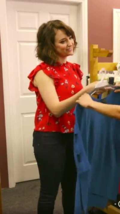 Milana Vayntrub (That Moment When) - Mobile/Vertical.