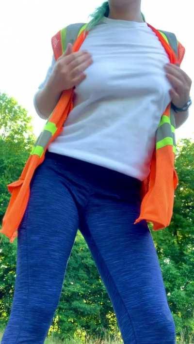 I love bouncing my tiddies during a work break ☺️