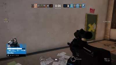 Monkey plays rainbow 6 siege