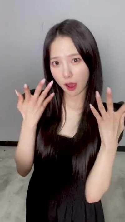 [220819] Yujin TikTok update: I guess it's love💕