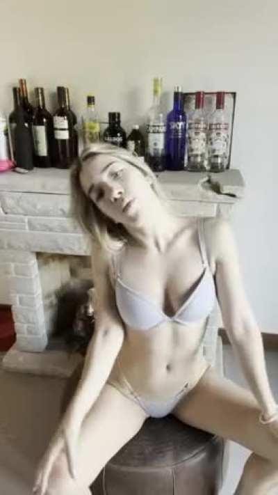 Would I catch you looking?-- FREE ONLYFANS