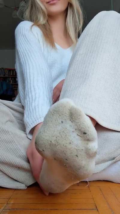 Worn 4 days. My soles peel like snake skin Sweety Feets for the brave only.