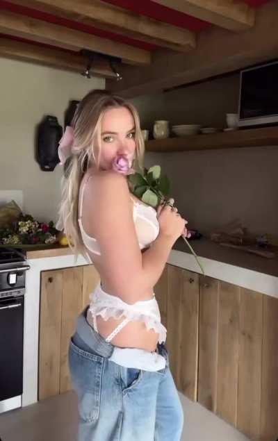 Juultje Tieleman in lingerie