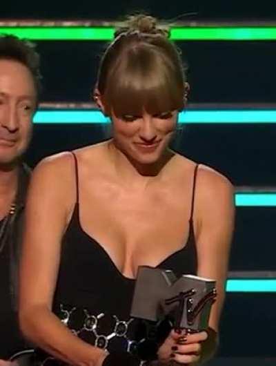 Taylor Swift at the MTV EMA 2022