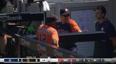 [Highlight] Cronenworth makes a great diving play at short to rob Gurriel of a hit.