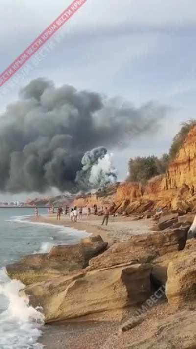 Fire and explosions at the Belbek airfield in Crimea, potentially an air defense site destroyed, some claim an aircraft crashed. 1.10.2022.