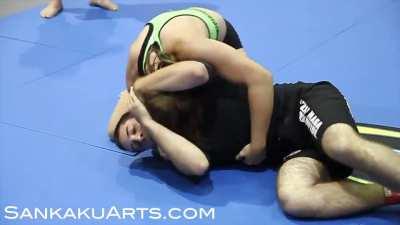 Amanda Leve has amazing BJJ